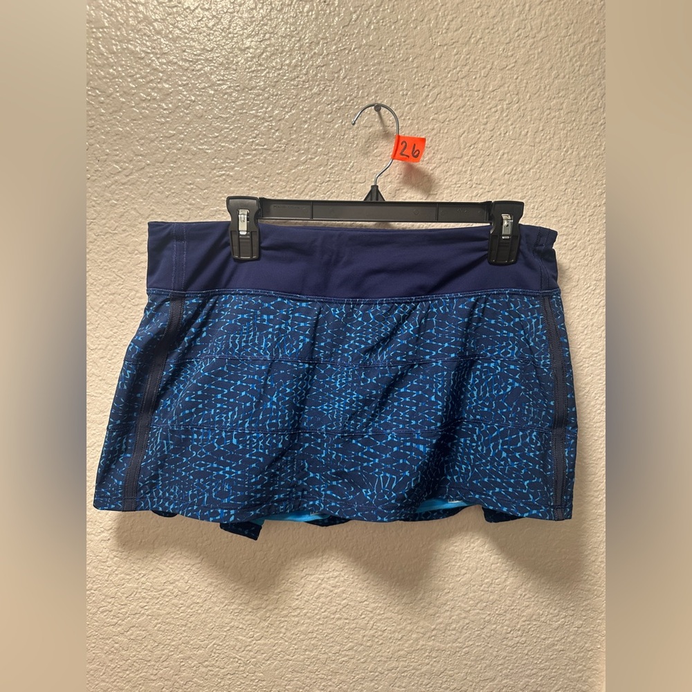 Lululemon skirt size 10. A26